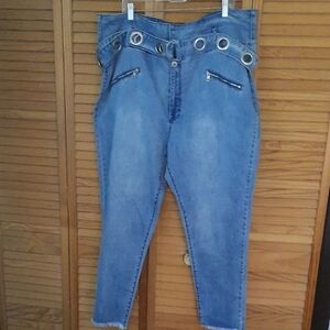 Ashley Stewart NWT Medium Wash Grommet Belt Faux Zipper Pocket Denim Jeans 22